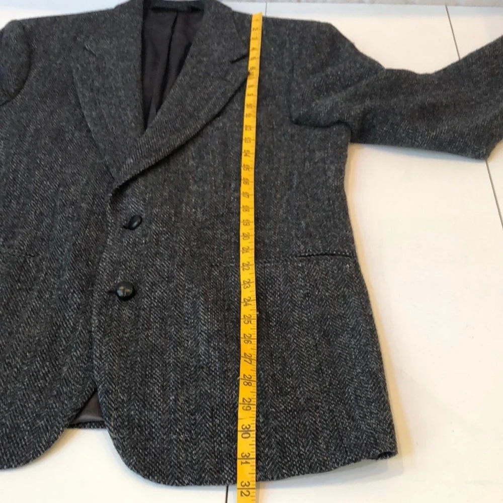 Gray Tweed wool Sport Coat Single breasted 2 button Structured Shoulders *42